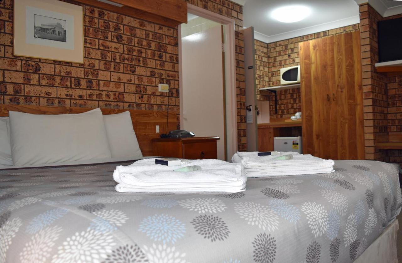 Ten Dollar Town Motel Галгонг Экстерьер фото